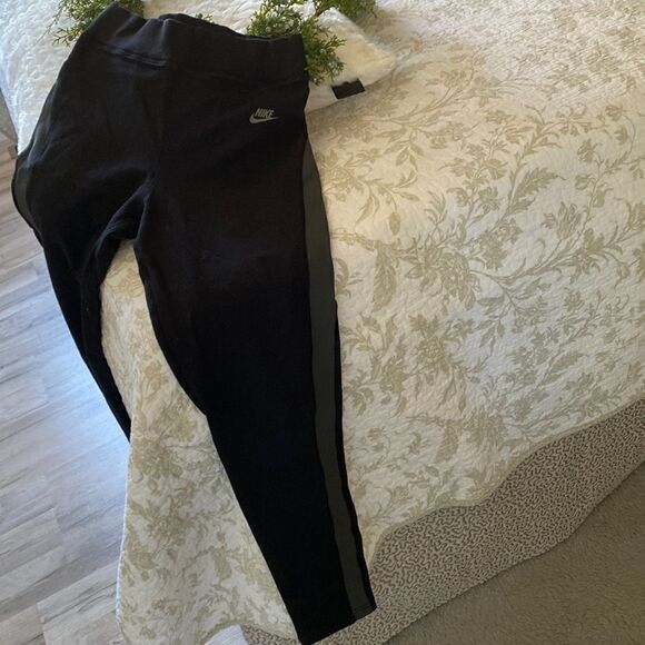 Nike   Stripe Legging - Picture 5 of 7